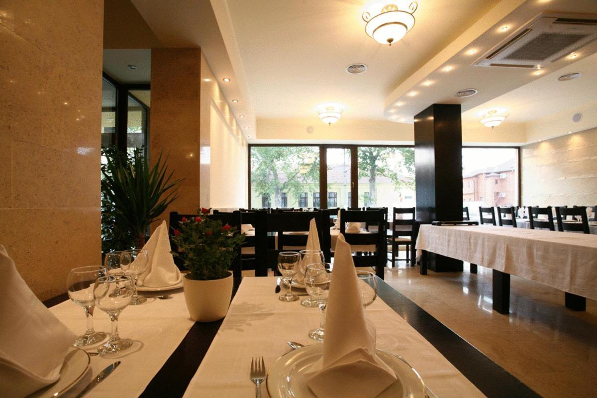 Hotel Crisana Arad Exterior foto