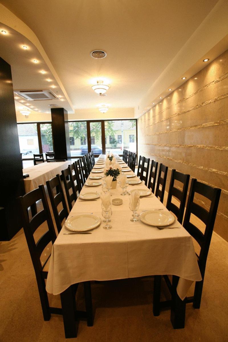 Hotel Crisana Arad Exterior foto